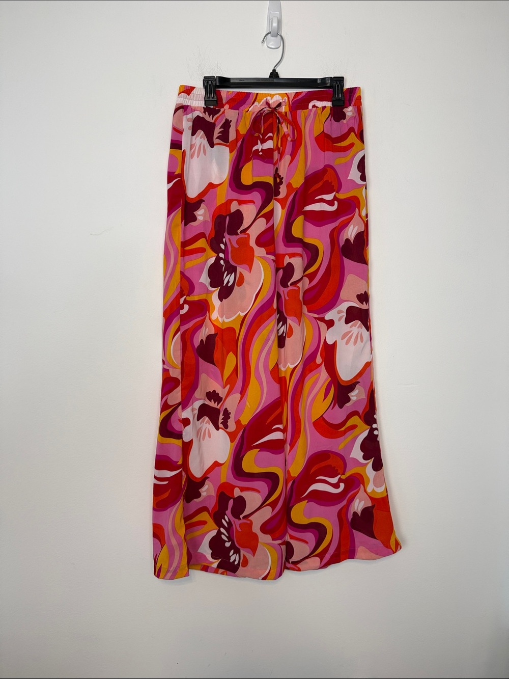 Umgee Pink, Red, White Retro Psychedelic Wide Leg Pull-on Pants. Size Large.